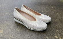 Afbeelding in Gallery-weergave laden, PITILLOS DAMES BALERINA MET SLEEHAKJE EN ELASTIEK GOUD
