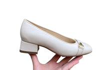 Afbeelding in Gallery-weergave laden, ARA DAMES BALERINA MET HAKJE BEIGE
