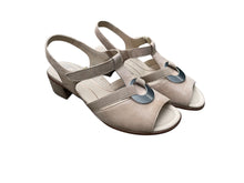 Afbeelding in Gallery-weergave laden, ARA SANDAAL MET HAKJE BEIGE
