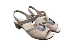 ARA SANDAAL MET HAKJE BEIGE