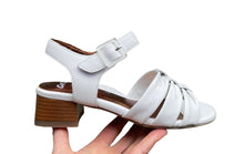 Afbeelding in Gallery-weergave laden, ARA DAMES SANDAAL MET HAKJE WIT

