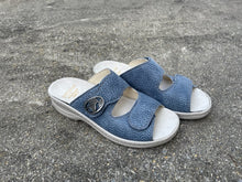 Afbeelding in Gallery-weergave laden, FIDELIO SLIPPER UITNEEMBAAR VOETBED BLAUW H-WIJDTE
