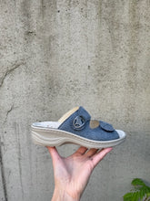 Afbeelding in Gallery-weergave laden, FIDELIO SLIPPER UITNEEMBAAR VOETBED BLAUW H-WIJDTE
