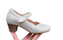Afbeelding in Gallery-weergave laden, PIESANTO DAMES MET HAKJE EN RIEM UITNEEMBAAR VOETBED BEIGE
