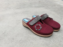 Afbeelding in Gallery-weergave laden, FIDELIO PANTOFFELS BORDEAUX UITNEEMBAAR VOETBED
