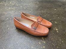 Afbeelding in Gallery-weergave laden, WIRTH DAMES MOCASSIN COGNAC
