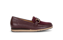 Afbeelding in Gallery-weergave laden, GABOR DAMES LOAFER MET UITNEEMBAAR VOETBED G-WIJDTE VINO
