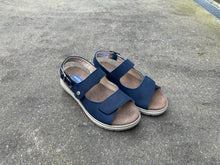 Afbeelding in Gallery-weergave laden, WOLKY DAMES SANDAAL UITNEEMBAAR VOETBED BLAUW
