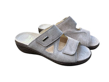 Afbeelding in Gallery-weergave laden, FIDELIO SLIPPER MET UITNEEMBAAR VOETBED EN KLEVERS BEIGE
