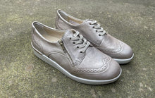 Afbeelding in Gallery-weergave laden, SOLIDUS DAMES VETERSCHOEN MET UITNEEMBAAR VOETBED K-WIJDTE BEIGE
