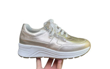 Afbeelding in Gallery-weergave laden, SOLIDUS SNEAKER K BREEDTE GOUD UITNEEMBAAR VOETBED
