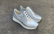 Afbeelding in Gallery-weergave laden, SOLIDUS SNEAKER K BREEDTE MET VETERS, RITS EN UITNEEMBAAR VOETBED
