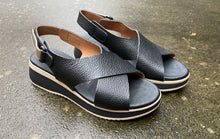Afbeelding in Gallery-weergave laden, OH MY SANDALS SANDALEN PLAT ZWART
