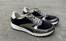 Afbeelding in Gallery-weergave laden, WALDLAUFER SNEAKER MET UITNEEMBAAR VOETBED H WIJDTE ZWART
