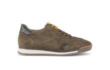 Afbeelding in Gallery-weergave laden, GABOR DAMES SNEAKER MET UITNEEMBAAR VOETBED G-WIJDTE OLIVE
