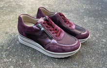 Afbeelding in Gallery-weergave laden, WALDLAUFER DAMES SNEAKER MET UITNEEMBAAR VOETBED K WIJDTE BORDEAUX

