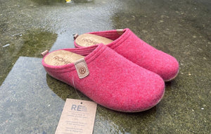 ROHDE SLIPPER MET UITNEEMBAAR VOETBED ROOD