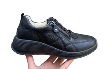 Afbeelding in Gallery-weergave laden, WALDLAUFER SNEAKERS MET UITNEEMBAAR VOETBED ZWART K BREEDTE
