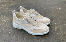 Afbeelding in Gallery-weergave laden, WALDLAUFER DAMES SNEAKER MET UITNEEMBAAR VOETBED K-WIJDTE GOUD
