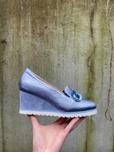 Afbeelding in Gallery-weergave laden, SOFTWAVES MET SLEEHAK 5 CM EN UITNEEMBAAR VOETBED LICHT BLAUW LAMINATO
