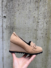 Afbeelding in Gallery-weergave laden, SOFTWAVES INSTAPPER MET SLEEHAK UITNEEMBAAR VOETBED BEIGE 5 cm
