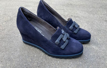 Afbeelding in Gallery-weergave laden, SOFTWAVES DAMES MET HOGE SLEEHAK UITNEEMBAAR VOETBED BLAUW
