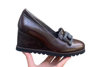 Afbeelding in Gallery-weergave laden, SOFTWAVES MET SLEEHAK 5 CM HOOG UITNEEMBAAR VOETBED BRUIN
