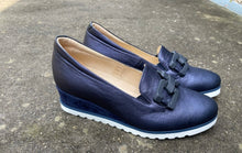 Afbeelding in Gallery-weergave laden, SOFTWAVES MET SLEEHAK 3 CM EN UITNEEMBAAR VOETBED BLAUW
