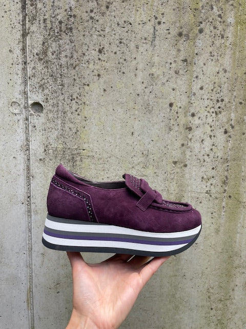 SOFTWAVES LOAFER MET DIKKE ZOOL EN UITNEEMBAAR VOETBED PAARS
