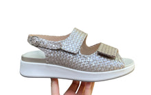 Afbeelding in Gallery-weergave laden, SOLIDUS DAMES SANDALEN MET UITNEEMBAAR VOETBED EN KLEVERS H-WIJDTE BEIGE
