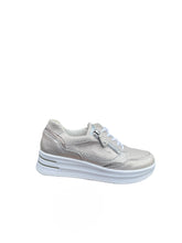 Afbeelding in Gallery-weergave laden, WALDLAUFER SNEAKER H-BREEDTE MET UITNEEMBAAR VOETBED PLATINO
