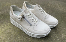 Afbeelding in Gallery-weergave laden, WALDLAUFER DAMES SNEAKER MET UITNEEMBAAR VOETBED H-BREEDTE GOUD
