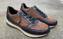 Afbeelding in Gallery-weergave laden, GABOR SNEAKER MET UITNEEMBAAR VOETBED BRUIN
