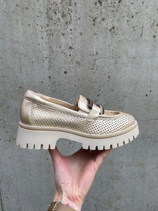 SOFTWAVES MOCASSIN MET PLATEAUZOOL EN UITNEEMBAAR VOETBED