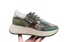 Afbeelding in Gallery-weergave laden, SOFTWAVES SNEAKER MET VETERS EN UITNEEMBAAR VOETBED KAKI
