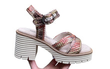 Afbeelding in Gallery-weergave laden, SOFTWAVES DAMES SANDAAL RAFIA MET BLOKHAK OLIVE
