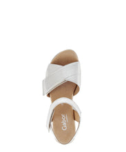 Afbeelding in Gallery-weergave laden, GABOR SANDAAL MET BLOKHAK EN RIEM PUDER G BREEDTE
