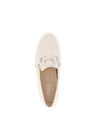 Afbeelding in Gallery-weergave laden, GABOR LOAFER MET GESP EN UITNEEMBAAR VOETBED CREMA
