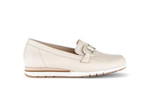 Afbeelding in Gallery-weergave laden, GABOR LOAFER MET GESP EN UITNEEMBAAR VOETBED CREMA
