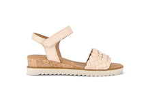 Afbeelding in Gallery-weergave laden, GABOR SANDAAL MET VELCRO BEIGE G BREEDTE
