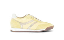 Afbeelding in Gallery-weergave laden, GABOR SNEAKER MET UITNEEMBAAR VOETBED GEEL
