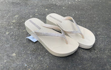 Afbeelding in Gallery-weergave laden, IPANEMA TEENSLIPPER GOUD
