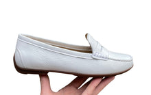 Afbeelding in Gallery-weergave laden, WIRTH MOCCASIN MET UITNEEMBAAR VOETBED WIT
