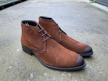 Afbeelding in Gallery-weergave laden, FLUCHOS BOTTINE MET VETER EN UITNEEMBAAR VOETBED BRUIN
