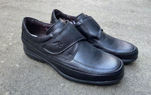 Afbeelding in Gallery-weergave laden, FLUCHOS ZWART MET 2 VELCRO'S EN UITNEEMBAAR VOETBED
