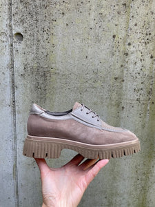 SOFTWAVES MET VETERS EN UITNEEMBAAR VOETBED TAUPE