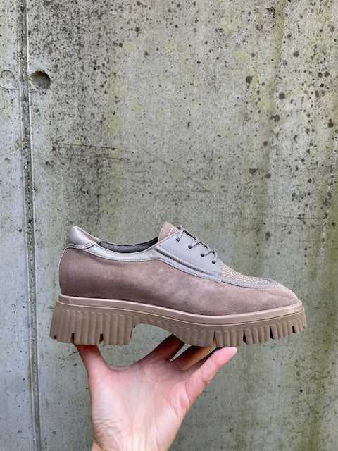 SOFTWAVES MET VETERS EN UITNEEMBAAR VOETBED TAUPE