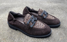Afbeelding in Gallery-weergave laden, SOFTWAVES LOAFER MET UITNEEMBAAR VOETBED BRUIN
