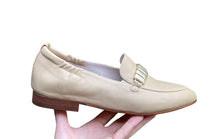 Afbeelding in Gallery-weergave laden, SOFTWAVES MOCCASIN MET GESP SUPER SOEPEL BEIGE
