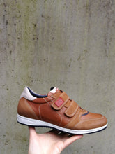 Afbeelding in Gallery-weergave laden, FLUCHOS VELCRO COGNAC MET UITNEEMBAAR VOETBED
